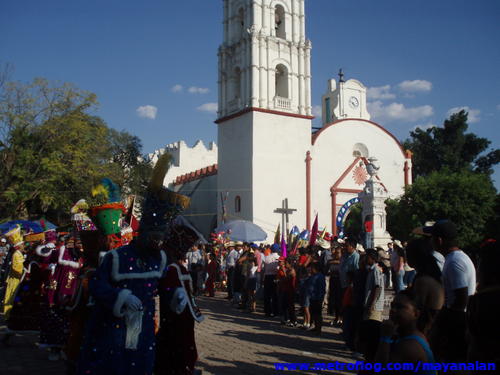 Mayanalan su Iglesia y su gente