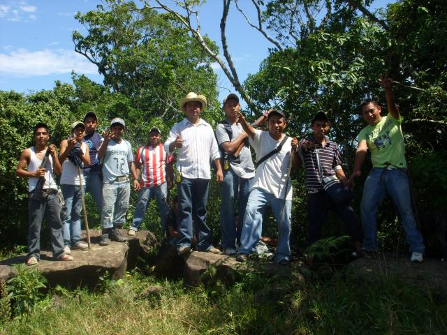 cerro de tecruz cerca de los tres pozos