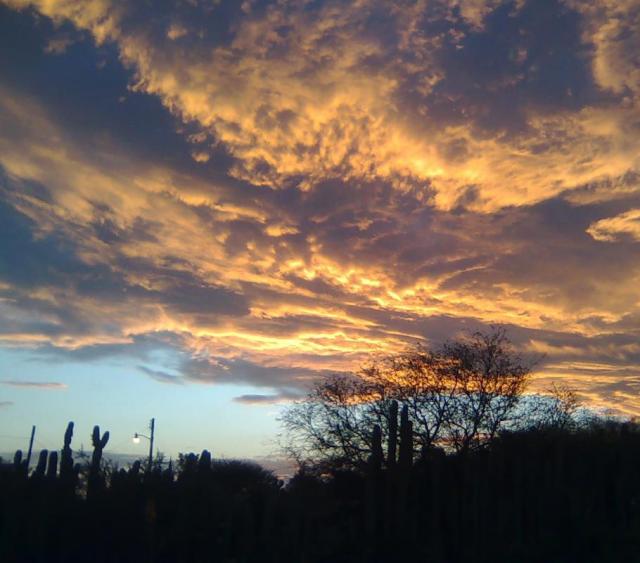 Atardecer en Santiago Tezontlale