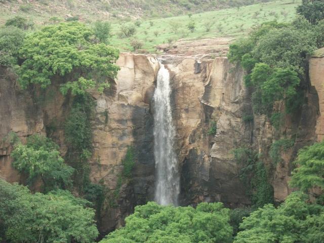 cascada el hepazote