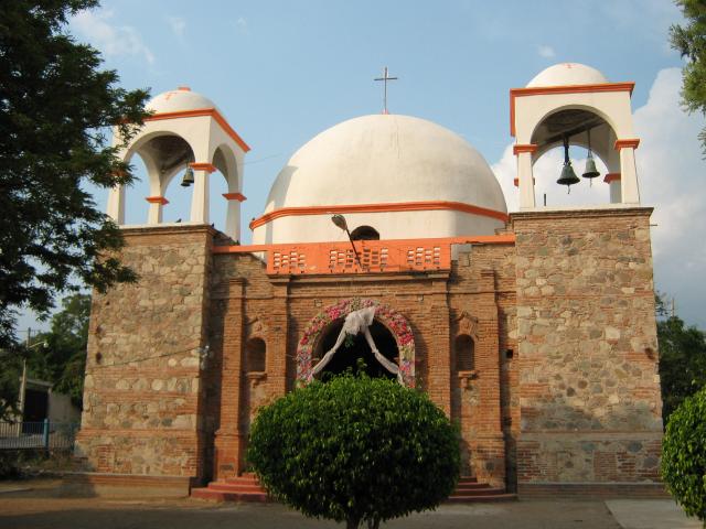 FACHADA DE LA IGLESIA