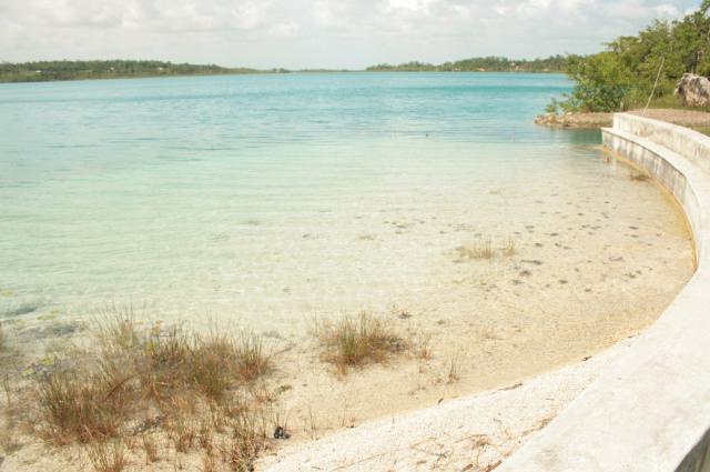 DE EL OTRO LADO DE LA LAGUNA DE  XHULHA