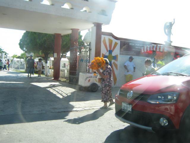 FACHADA DEL CEMENTERIO