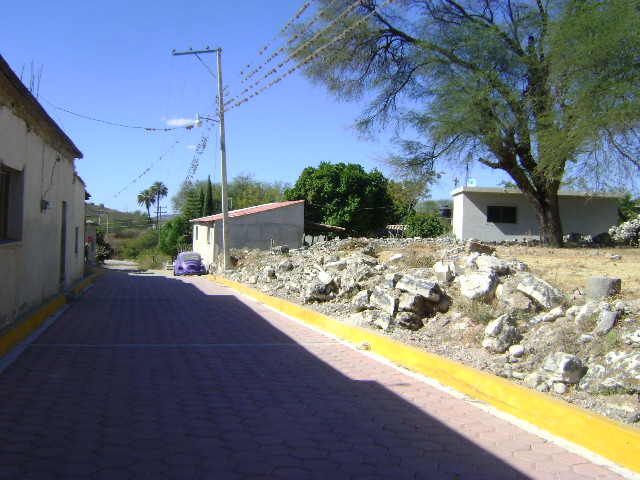 Cerca De La Barranca