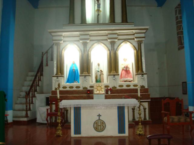 altar de la iglesia de santa ana zicatecoyan