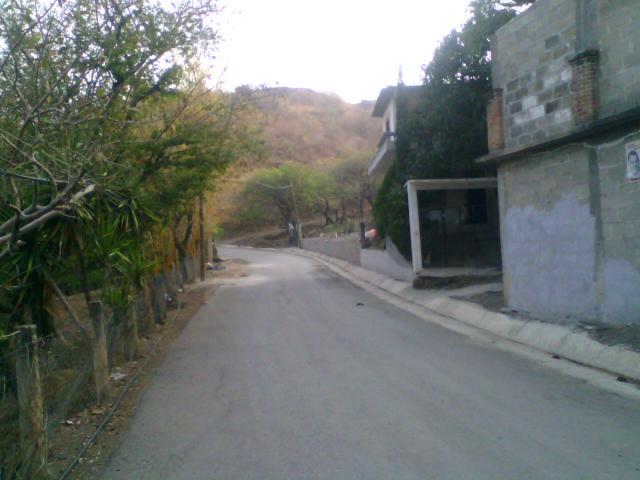 Carretera Pavimentada Runbo al Centro.