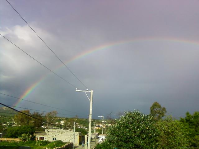 arcoiris con fondo de la pea