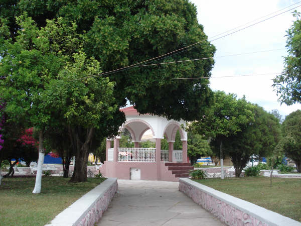 LA PLAZA