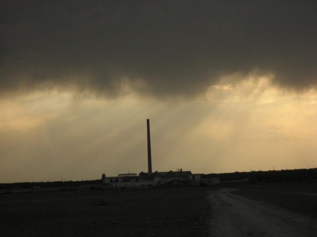 ATARDECER EN LA FABRICA DE SAL