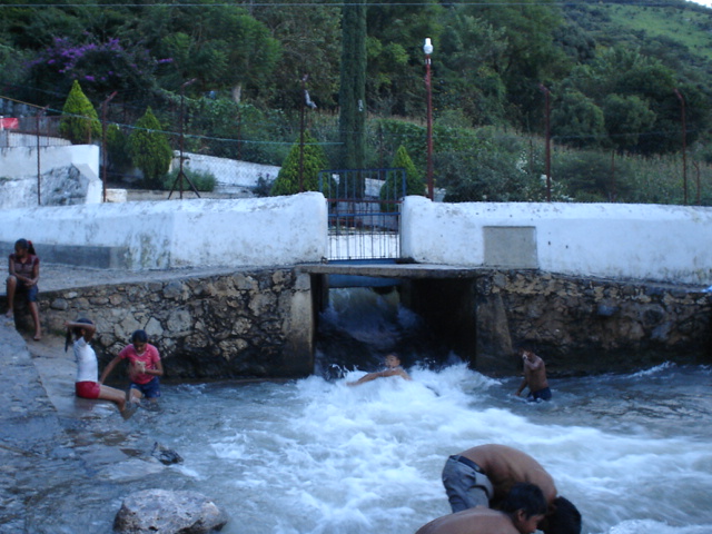 ojo de agua - Cuetzala del Progreso