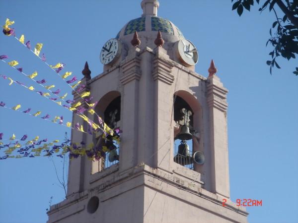 Urireo - Camapanario de la parroquia