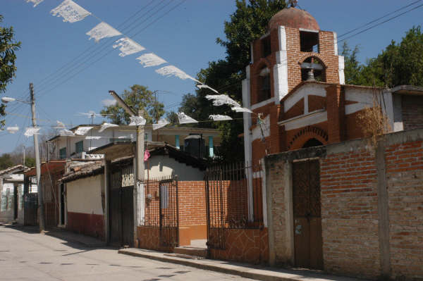 calle de cocula en el barrio de san miguel