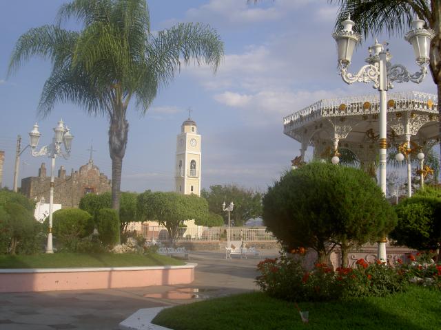 kiosco y plaza