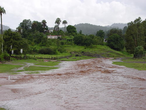 Arroyo crecido