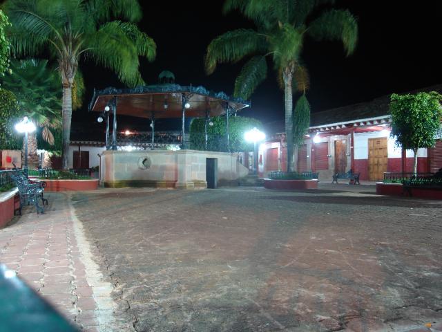 LA PLAZA