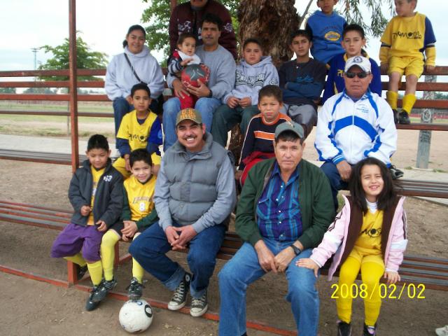 padres de familia apoyando