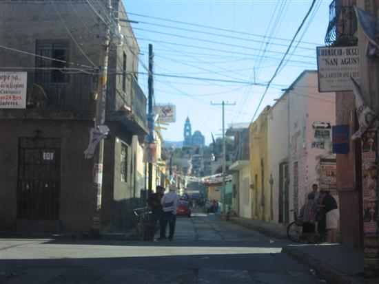 LA CALLE QUE VA PARA EL CERRITO